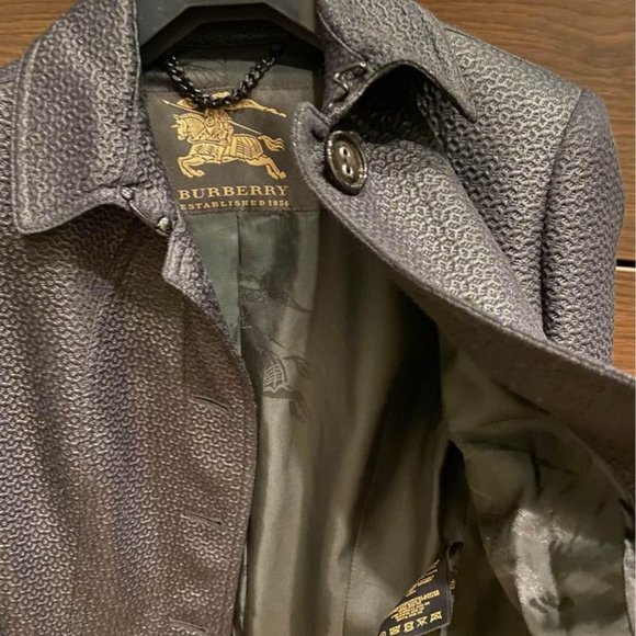 Burberry jacket size 40 (women’s 4-6US) - Picture 2 of 6